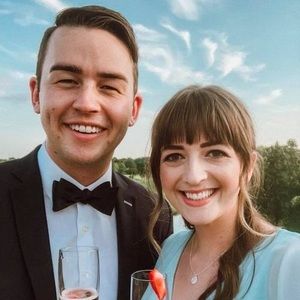 Meet your Posher, Davis